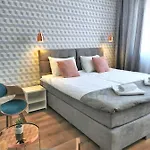 Guest Denicija Отель 3*