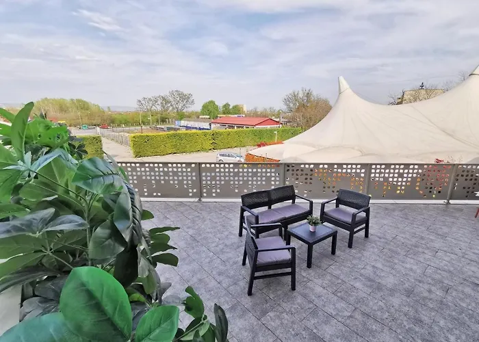 Hotel Guest Denicija